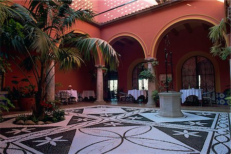 Patio of the Casa del Corregidor, now a parador, Arcos de la Frontera, Cadiz, Andalucia (Andalusia), Spain, Europe Stock Photo - Rights-Managed, Code: 841-02920848