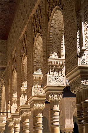 Finement sculpté colonnes Maures dans le Patio de los Leones, Palacio Nazaries, Alhambra, patrimoine mondial de l'UNESCO, Grenade, Andalousie (Andalousie), Espagne, Europe Photographie de stock - Rights-Managed, Code: 841-02920849