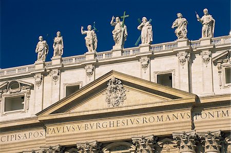 simsearch:841-05783418,k - Statues sur la façade de St. Peter basilica, Piazza San Pietro, Vatican City, Rome, Lazio, Italie, Europe Photographie de stock - Rights-Managed, Code: 841-02920868