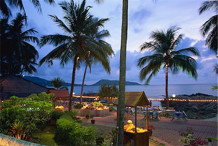 phuket - Beach restaurant at dusk, Patong, Phuket, Thailand, Southeast Asia, Asia Foto de stock - Con derechos protegidos, Código: 841-02920980