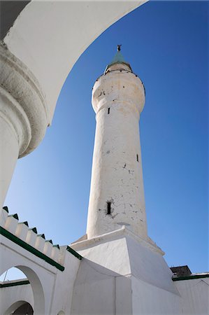 Dragut Mosque, built in the late 16th century by the pirate Dragut, governor of Tripoli from 1553 to 1565, Tripoli, Libya, North Africa, Africa Foto de stock - Con derechos protegidos, Código: 841-02921091
