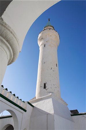 Dragut Mosque, built in the late 16th century by the pirate Dragut, governor of Tripoli from 1553 to 1565, Tripoli, Libya, North Africa, Africa Stock Photo - Rights-Managed, Code: 841-02921091