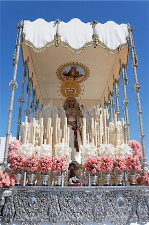Flotteur de la Vierge Marie, la procession du dimanche de Pâques à la fin de Semana Santa (Semaine Sainte), Ayamonte, Andalousie, Espagne, Europe Photographie de stock - Rights-Managed, Code: 841-02921105