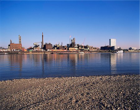 simsearch:841-02708223,k - The River Rhine and Bayer AG, Leverkusen, North Rhine-Westphalia (Nordrhein-Westfalen), Germany, Europe Foto de stock - Con derechos protegidos, Código: 841-02921230