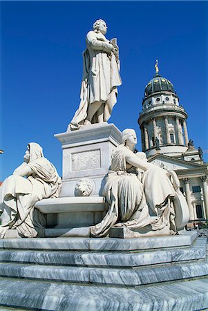 Statues on the Schiller monument in the Gendarmenmarkt in Berlin, Germany, Europe Foto de stock - Con derechos protegidos, Código: 841-02921326