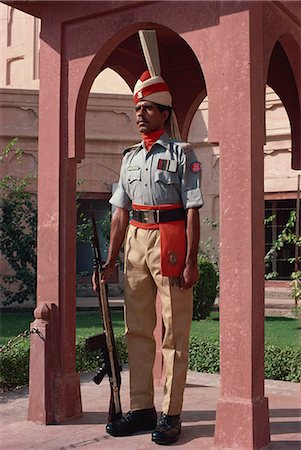 simsearch:841-02923890,k - Guard of honor, Pakistan Rangers regiment, guards the tomb of National Poet Sir Muhammed Iqbal outside Badshahi Mosque, Lahore, Punjab, Pakistan, Asia Fotografie stock - Rights-Managed, Codice: 841-02923945