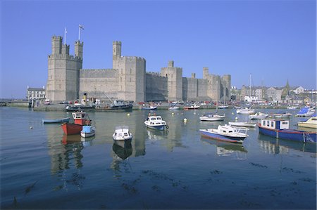 Caernarfon (Caernarvon) Castle, UNESCO World Heritage Site, Gwynedd, North Wales, Wales, United Kingdom, Europe Foto de stock - Con derechos protegidos, Código: 841-02944020