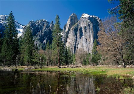 Lake reflecting trees and the Cathedral Rocks in the Yosemite National Park, California, United States of America Stock Photo - Rights-Managed, Code: 841-02944066
