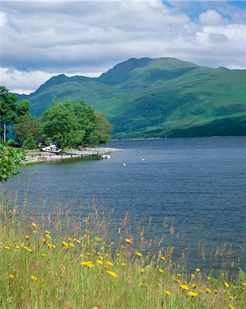 strathclyde - Loch Lomond and Ben Lomond from north of Luss, Argyll and Bute, Strathclyde, Scotland, United Kingdom, Europe Foto de stock - Con derechos protegidos, Código: 841-02944087