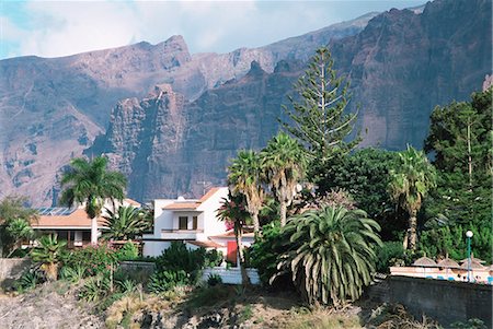 simsearch:841-02920350,k - Villas et jardins, Los Gigantes, Tenerife, Canaries îles, Espagne, Europe Photographie de stock - Rights-Managed, Code: 841-02944114