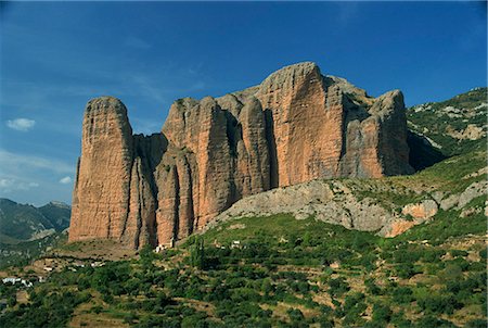 simsearch:841-02708944,k - Sandstone rock butresses, Riglos, Aragon, Spain, Europe Stock Photo - Rights-Managed, Code: 841-02944111