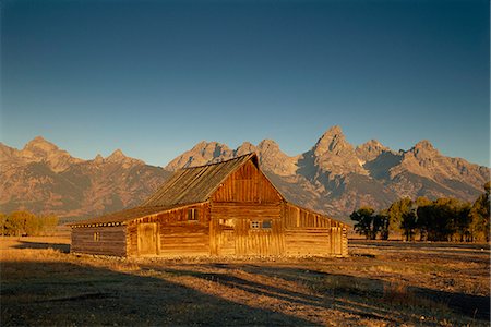 Historic barn and the Teton Range, Grand Tetons National Park, Wyoming, United States of America, North America Stock Photo - Rights-Managed, Code: 841-02944150