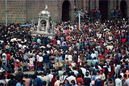 Crowds around a shrine during the Corpus Christi Festival in Cuzco, Peru, South America Foto de stock - Con derechos protegidos, Código: 841-02944207
