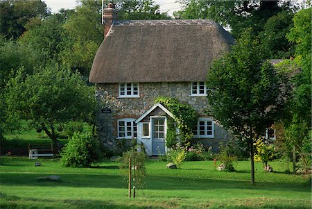 Thatched cottage and garden at Lockeridge in Wiltshire, England, United Kingdom, Europe Stock Photo - Rights-Managed, Code: 841-02944208