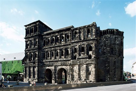 Porta Nigra, original Roman city gates, Trier, Rheinland-Pfalz, Germany, Europe Foto de stock - Direito Controlado, Número: 841-02944535
