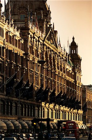 simsearch:841-02704241,k - Harrods department store in the evening, Knightsbridge, London, England, United Kingdom, Europe Stock Photo - Rights-Managed, Code: 841-02944697