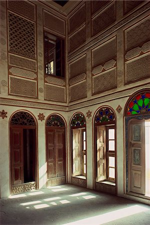 Intérieur de la maison restaurée de Shaikh Isa, dans le petit village de Al Jasra, Manama (Bahreïn), Moyen Orient Photographie de stock - Rights-Managed, Code: 841-02944800