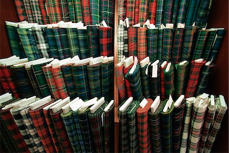 Tartan cloth, MacNaughtons Emporium, Pitlochry, Scotland, United Kingdom, Europe Foto de stock - Con derechos protegidos, Código: 841-02944854