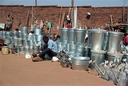 Tinsmiths in market, Lilongue, Malawi, Africa Foto de stock - Con derechos protegidos, Código: 841-02944971