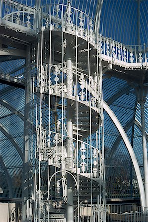 simsearch:841-02832387,k - Spiral staircase in the Palm House during refurbishments, before the plants had been replaced, Royal Botanic Gardens, Kew (Kew Gardens), UNESCO World Heritage Site, London, England, United Kingdom, Europe Foto de stock - Con derechos protegidos, Código: 841-02944981