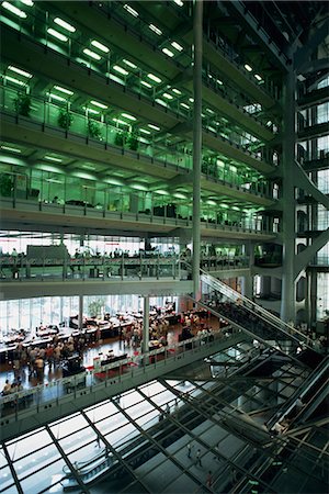 The atrium of the Hong Kong & Shanghai Banking Corporation, Hong Kong, China, Asia Stock Photo - Rights-Managed, Code: 841-02945349