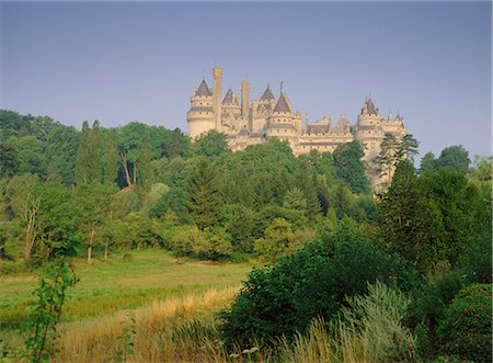 picardía - Pierrefonds Castle, Picardy, France, Europe Foto de stock - Con derechos protegidos, Código: 841-02945341