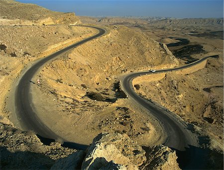 Virage en épingle sur la route de Makhtesh Gadol dans le Néguev, Israël, Moyen-Orient Photographie de stock - Rights-Managed, Code: 841-02945679