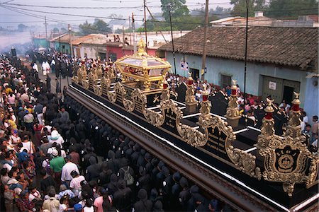 View from above of Christ's coffin in Good Friday procession, Antigua, Guatemala, Central America Foto de stock - Con derechos protegidos, Código: 841-02945787