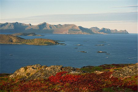 simsearch:841-02918488,k - L'île de Senja vu de Sommeroy, près de Tromso, Norvège Arctique, la Scandinavie, l'Europe Photographie de stock - Rights-Managed, Code: 841-02945946