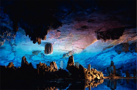 stalattite - Guilin Cave, floodlit stalactites and stalagmites, China, Asia Fotografie stock - Rights-Managed, Codice: 841-02945964