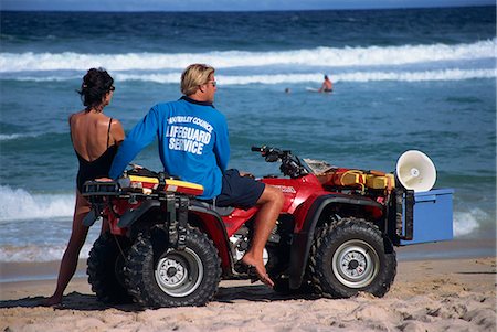 Lifeguards on a 4WD buggy on Bondi Beach, New South Wales, Australia, Pacific Foto de stock - Con derechos protegidos, Código: 841-02945985