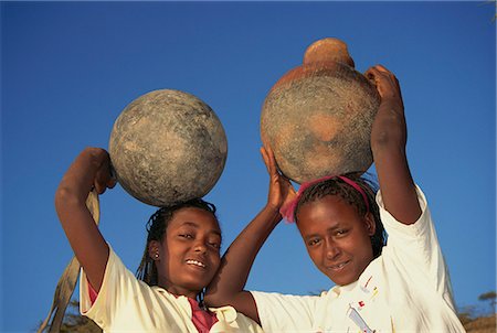 simsearch:841-02946115,k - Tâche quotidienne pour les femmes, la collecte de l'eau, Ethiopie, Afrique Photographie de stock - Rights-Managed, Code: 841-02946138