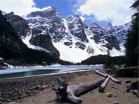 simsearch:841-02824976,k - Niveau réduit de l'eau dans le lac Moraine, après une année de sécheresse et Wenkchemna montagnes, Banff National Park, patrimoine mondial de l'UNESCO, montagnes Rocheuses, Alberta, Canada, Amérique du Nord Photographie de stock - Rights-Managed, Code: 841-02946235