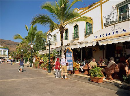 Cafés le long de la Promenade autour du port de la petite Venise, Puerto de Morgan, Gran Canaria, Espagne, Europe Photographie de stock - Rights-Managed, Code: 841-02946340