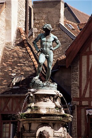 dijon - Statue in Place Francois Rude, Dijon, Burgundy, France, Europe Foto de stock - Direito Controlado, Número: 841-02946538