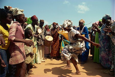 fertilità - Woman dancing in fertility dance in Lobi Village, Burkina Faso, West Africa, Africa Fotografie stock - Rights-Managed, Codice: 841-02946651