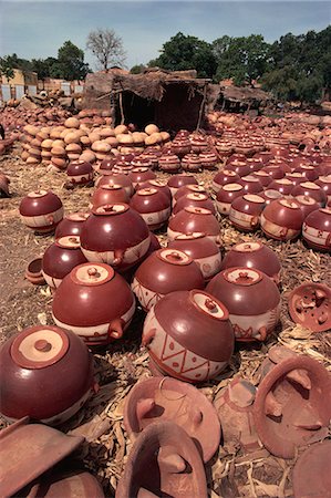 Decorated pots outside kiln, Mopti, Mali, West Africa, Africa Foto de stock - Con derechos protegidos, Código: 841-02946652