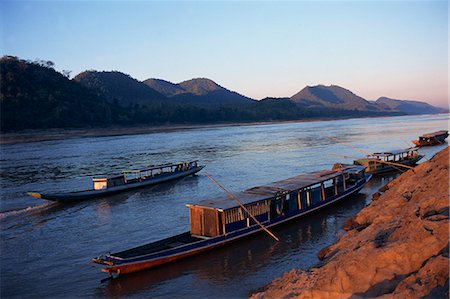 simsearch:841-02722965,k - View of Mekong River at sunset, Luang Prabang, Laos, Indochina, Southeast Asia, Asia Stock Photo - Rights-Managed, Code: 841-02946823