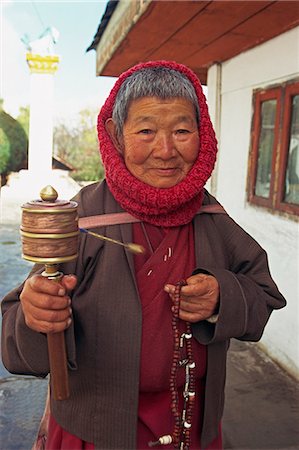 rueda de oración - Pilgrims at the Memorial chorten, Thimpu, Bhutan, Asia Foto de stock - Con derechos protegidos, Código: 841-02946833
