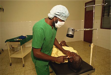 Cataract operation, The Gambia, West Africa, Africa Foto de stock - Direito Controlado, Número: 841-02947074