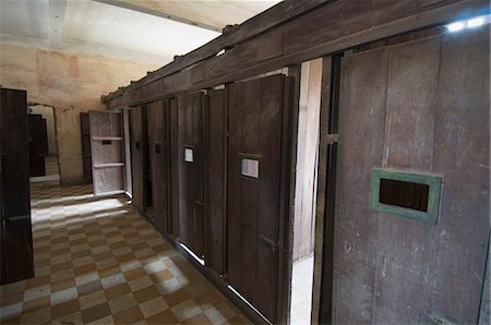 Le Musée du génocide dans une ancienne école qui a été utilisée par Pol Pot pour la torture, l'emprisonnement et l'exécution, Phnom Penh, Cambodge, Indochine, Asie du sud-est, Asie Photographie de stock - Rights-Managed, Code: 841-02947370