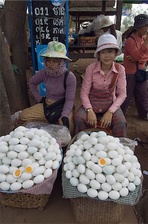 simsearch:841-07457064,k - Eggs for sale in market, Cambodia, Indochina, Southeast Asia, Asia Foto de stock - Direito Controlado, Número: 841-02947411