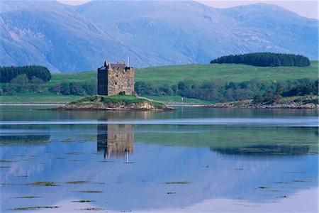 stalker castle - Castle Stalker, Port Appin, Strathclyde, Scotland, United Kingdom, Europe Foto de stock - Con derechos protegidos, Código: 841-02943950