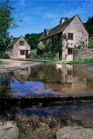 ford motor company - The ford, Duntisbourne Leer, Gloucestershire, The Cotswolds, England, United Kingdom, Europe Foto de stock - Con derechos protegidos, Código: 841-02943980