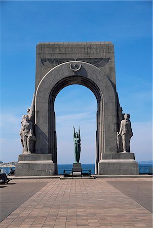 simsearch:841-02711847,k - Monument aux Morts des Orients, Marseille, Bouches-du-Rhône, Provence, France, Europe Photographie de stock - Rights-Managed, Code: 841-02943998