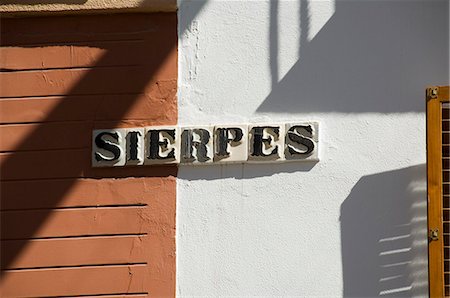 simsearch:841-02993945,k - Les principaux magasins de quartier, rue Sierpes, Séville, Andalousie, Espagne, Europe Photographie de stock - Rights-Managed, Code: 841-02994103