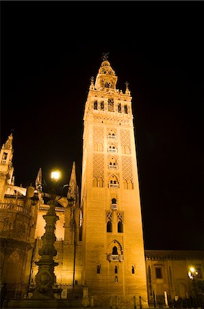 La Giralda at night, Plaza Virgen de los Reyes, Santa Cruz district, Seville, Andalusia, Spain, Europe Stock Photo - Rights-Managed, Code: 841-02994151