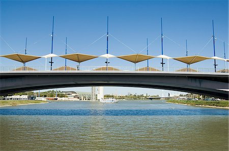 simsearch:841-02994183,k - Puente de la Cartuja et le fleuve Rio Guadalquivir, Séville, Andalousie, Espagne, Europe Photographie de stock - Rights-Managed, Code: 841-02994177