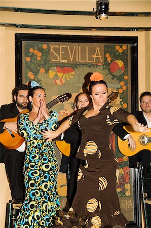 el arenal - Flamenco dancers at El Arenal Restaurant, El Arenal district, Seville, Andalusia, Spain, Europe Stock Photo - Rights-Managed, Code: 841-02994206