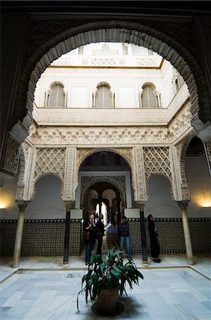 real alcazar - Patio of the Dolls (Patio de las Munecas), Real Alcazar, UNESCO World Heritage Site, Santa Cruz district, Seville, Andalusia (Andalucia), Spain, Europe Stock Photo - Rights-Managed, Code: 841-02994242